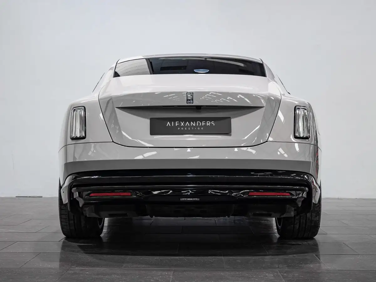 2023-rolls-royce-spectre-e-big-31