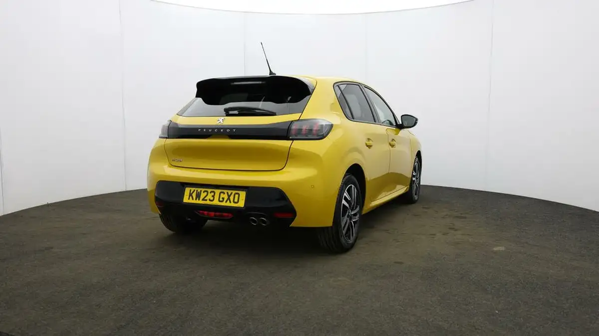 2023-peugeot-208-12-puretech-allure-premium-130ps-eat8-big-59