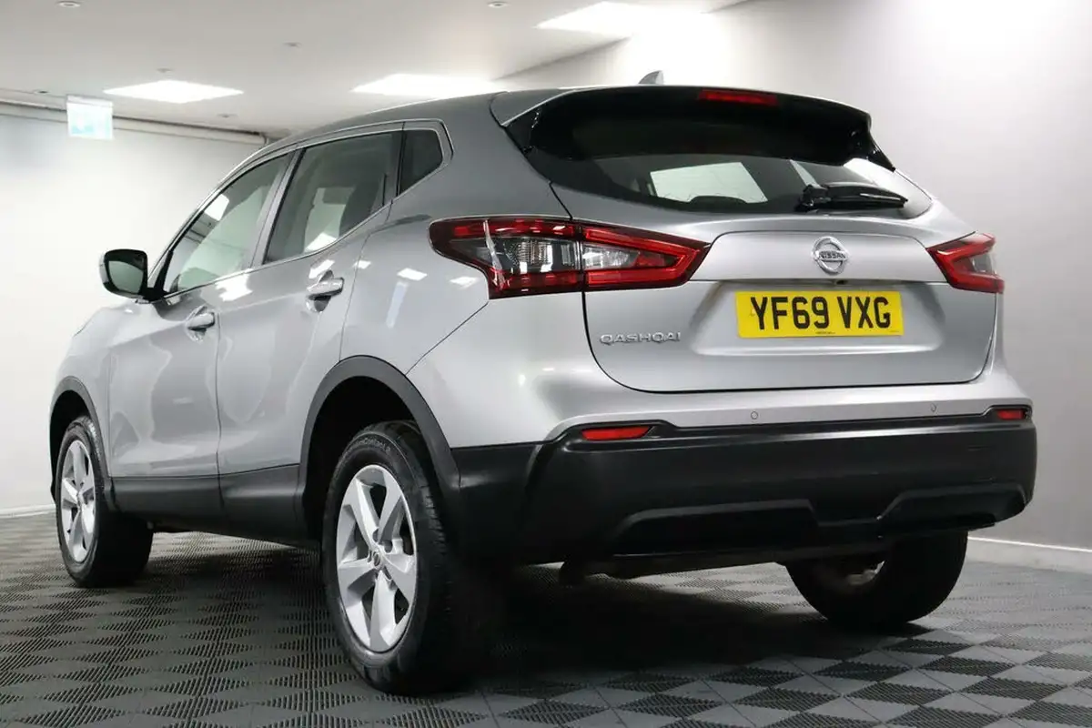 2019-nissan-qashqai-13-dig-t-acenta-premium-140ps-big-15
