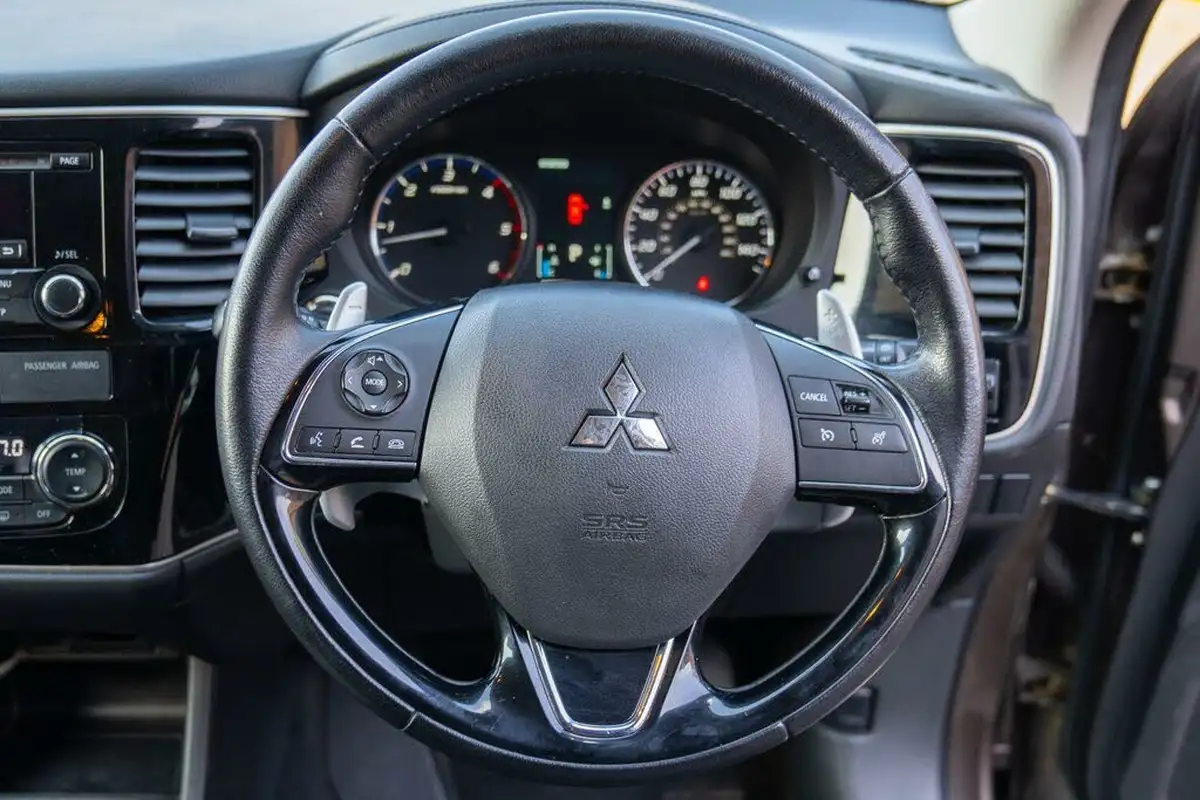 2016-mitsubishi-outlander-22di-d-gx3-7st-auto-big-22
