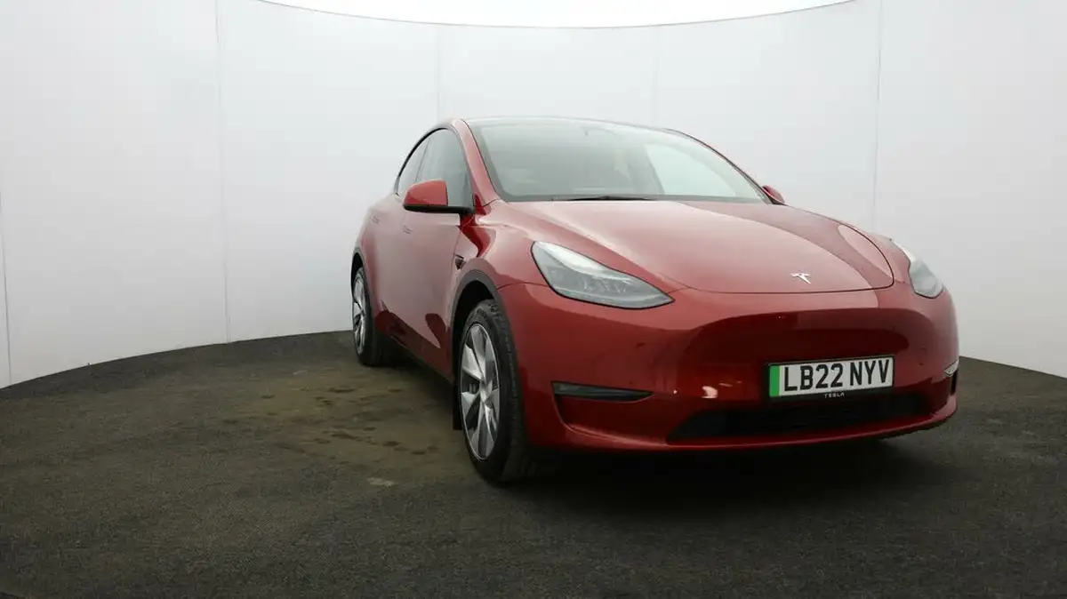 2022-tesla-model-y-e-long-range-big-37