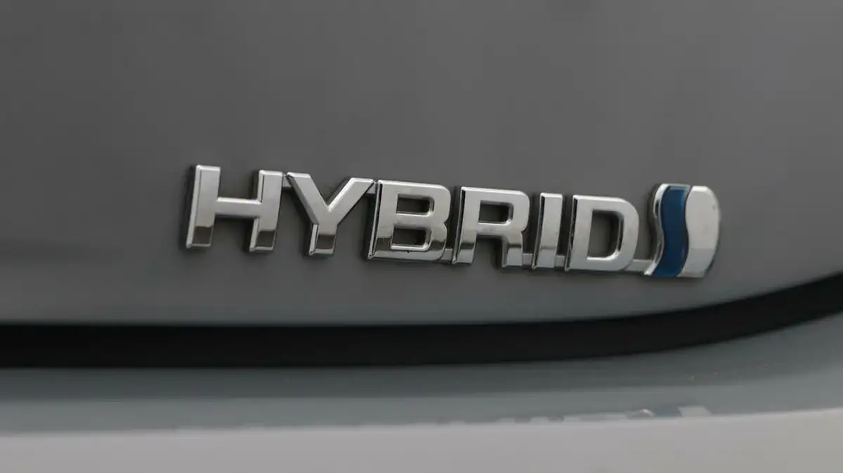 2022-toyota-corolla-18-vvt-i-icon-120bhp-trk-hatchback-5d-big-21
