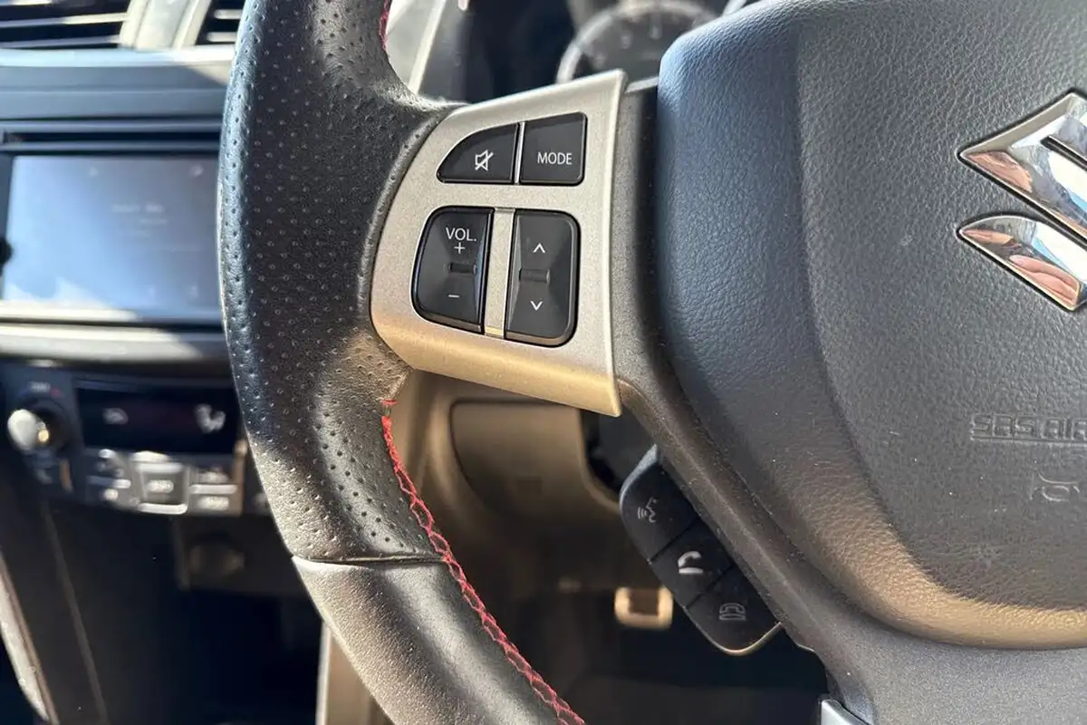 2016-suzuki-swift-16-sport-5d-big-49