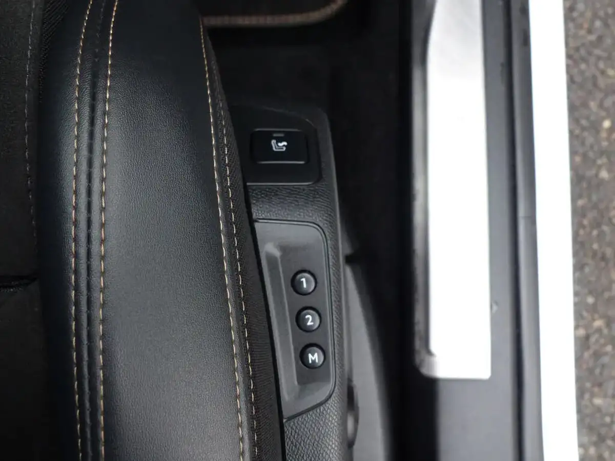 2021-peugeot-5008-suv-12-puretech-gt-premium-big-21