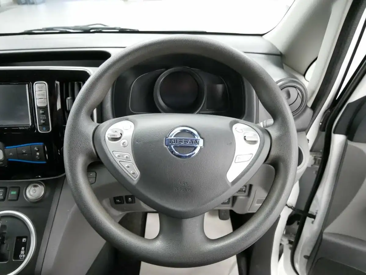 2021-nissan-env200-e-acenta-panel-van-auto-big-29
