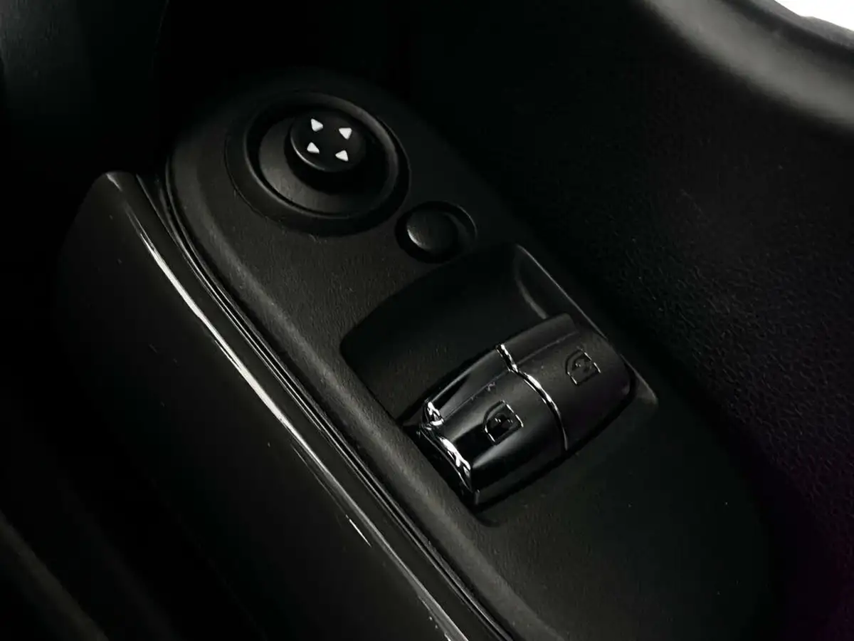 2020-mini-cooper-15-cooper-classic-nav-hatchback-3d-big-25