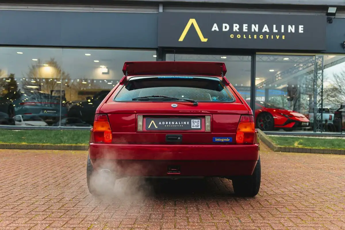 1993-lancia-delta-20-hf-integrale-big-4