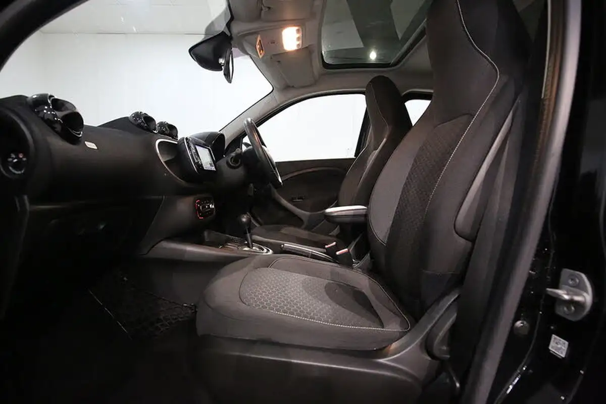 2020-smart-forfour-eq-pulse-premium-big-22