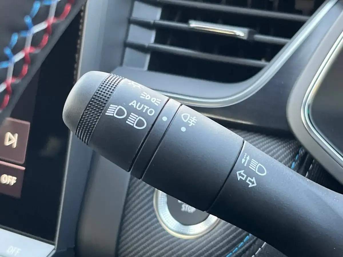 2025-renault-captur-16-esprit-alpine-big-29