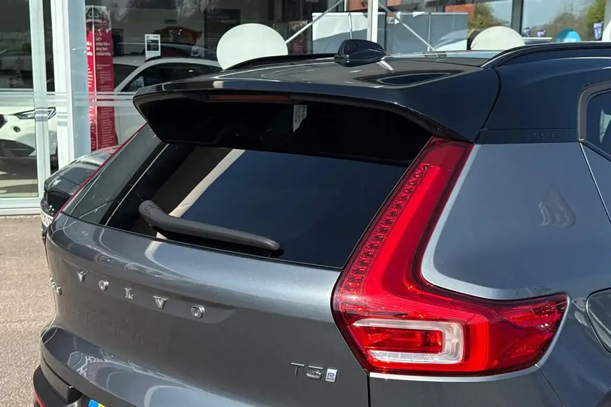 2019-volvo-xc40-15-t3-r-design-163bhp-big-30