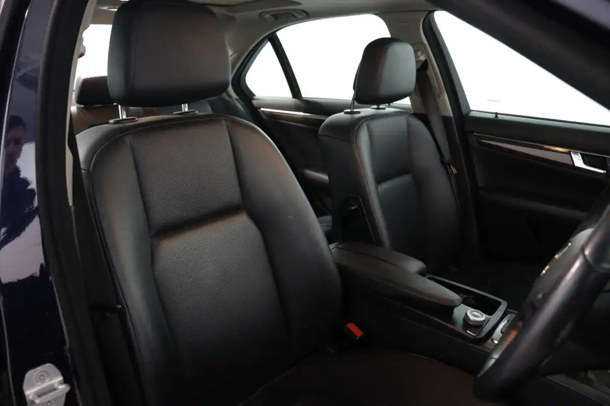 2007-mercedes-benz-c-class-21td-c220-cdi-elegance-saloon-4d-auto-big-24