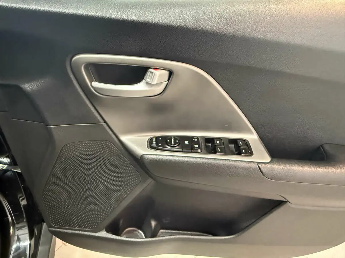 2022-kia-niro-ev-e-2-big-20