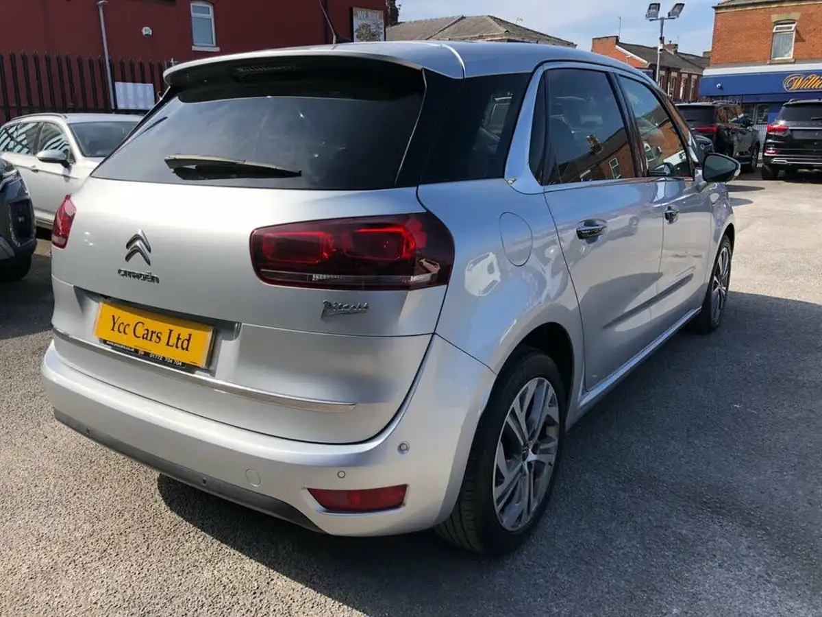 2013-citroen-c4-picasso-16e-hdi-exclusive-airdream-etg6-big-12
