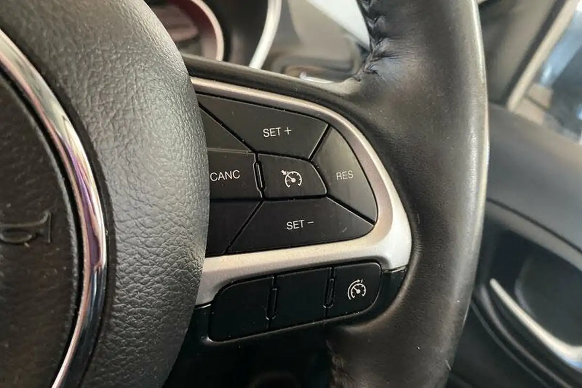 2019-jeep-compass-14-multiair-ii-night-eagle-big-28