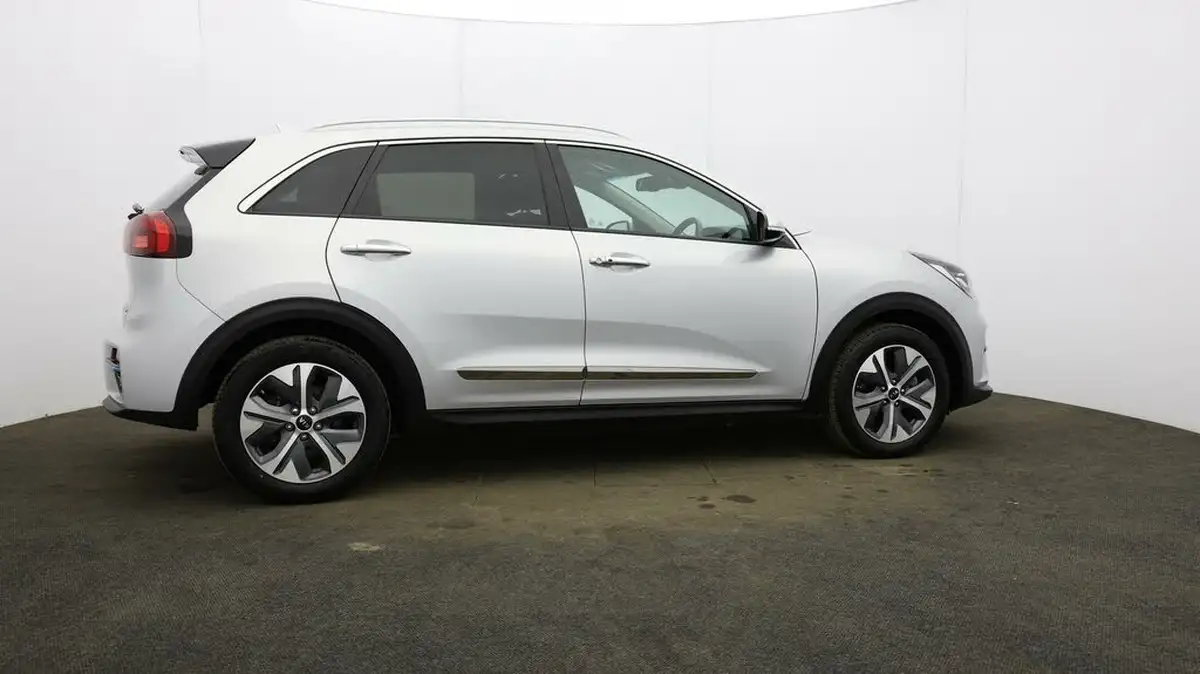 2021-kia-e-niro-ev-4-big-54
