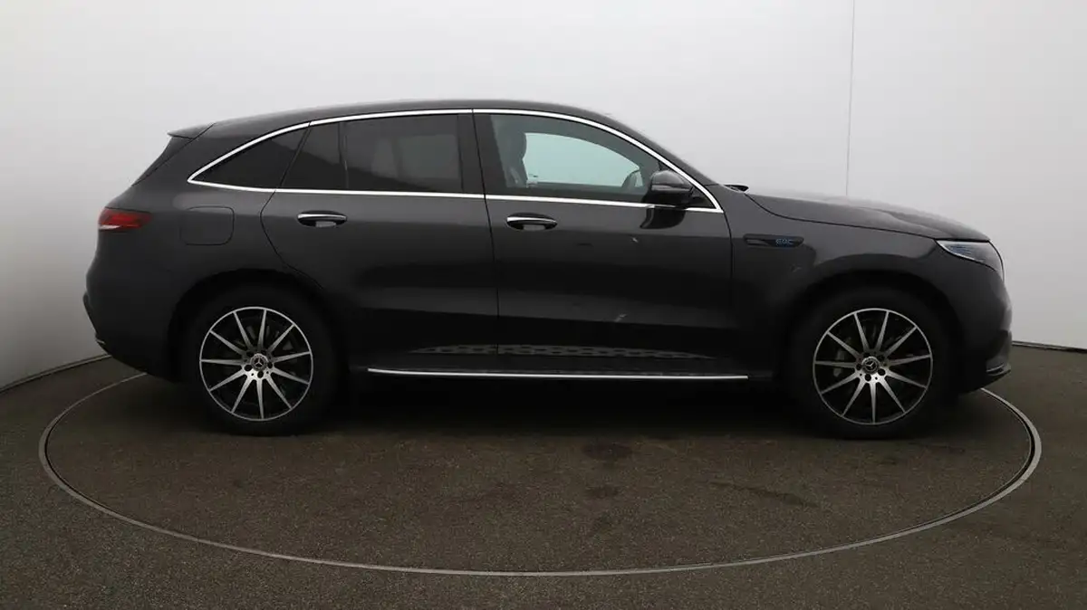2022-mercedes-benz-eqc-e-eqc-400-amg-line-big-47