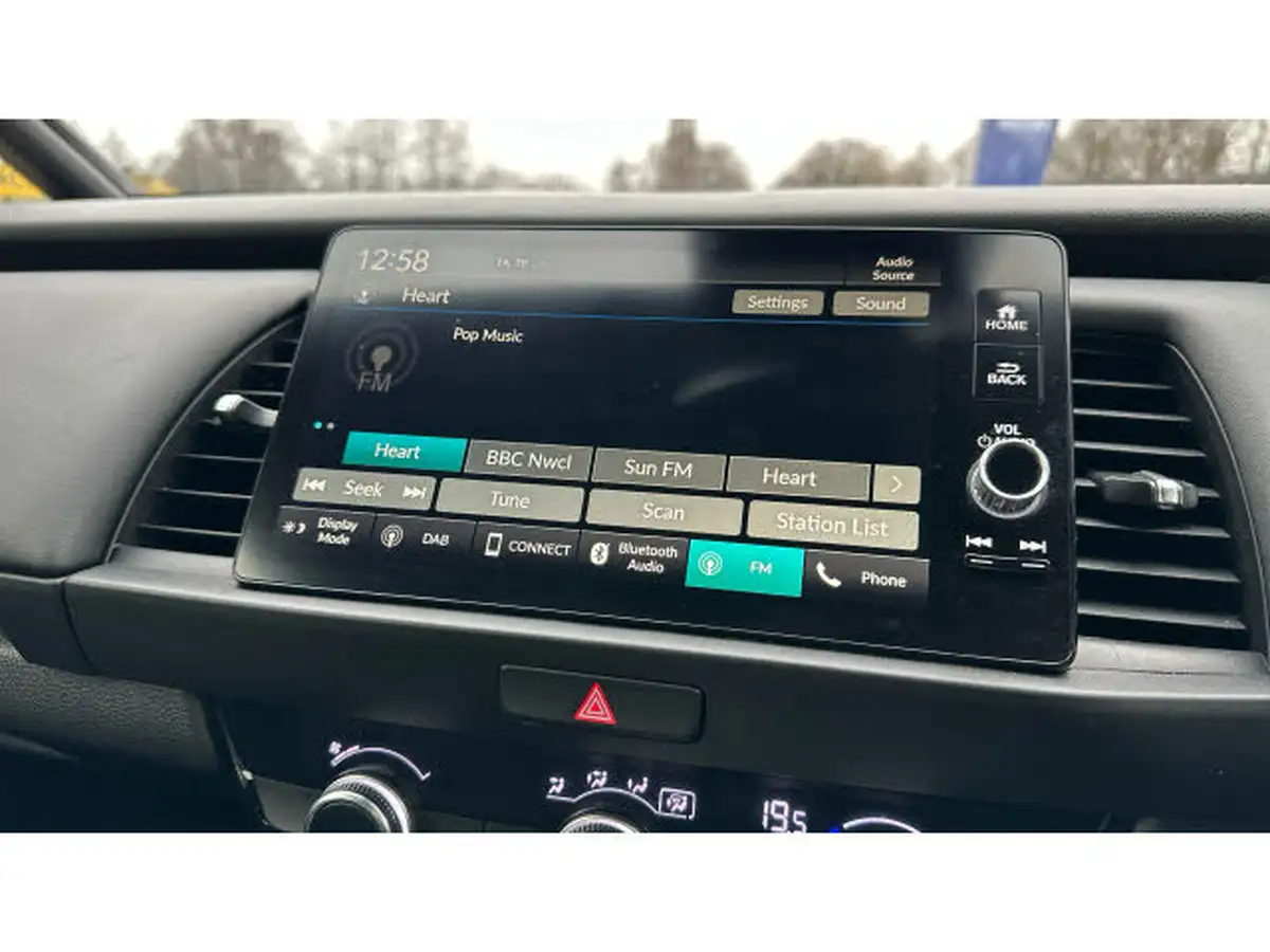2022-honda-jazz-15-i-mmd-sr-109ps-big-41