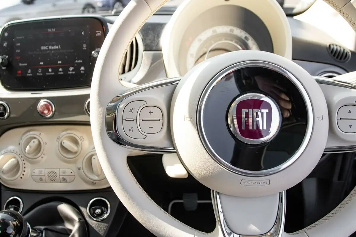 2019-fiat-500-12-lounge-big-18