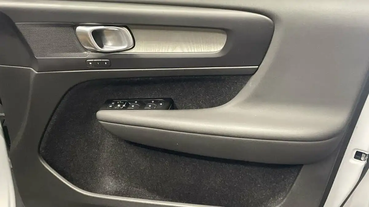 2020-volvo-xc40-20-b4-inscription-big-23