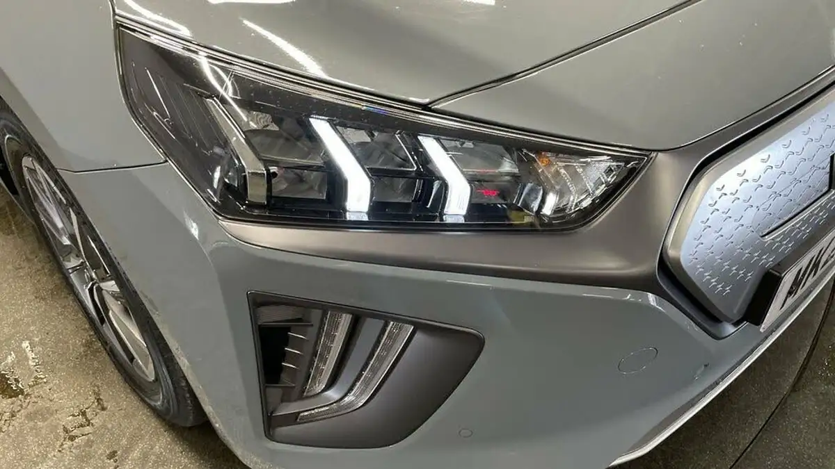 2022-hyundai-ioniq-e-premium-se-electric-big-21