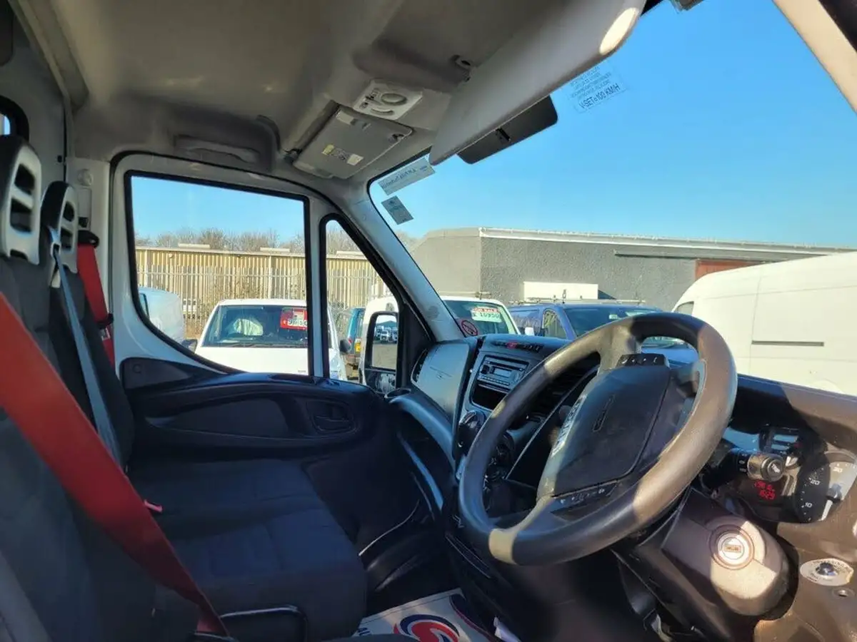 2017-iveco-daily-s-class-23td-35s12v-3520-h1-business-big-13