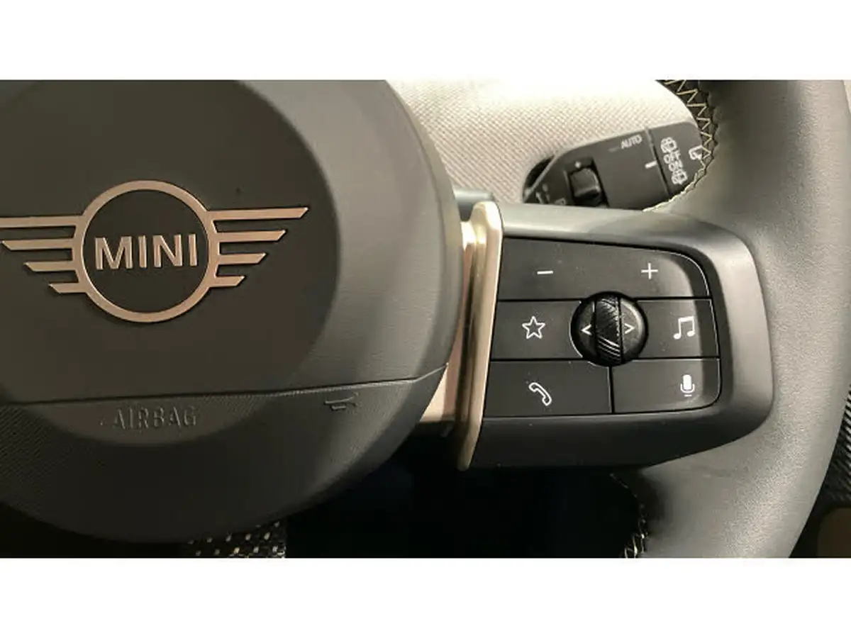 2024-mini-cooper-e-cooper-e-exclusive-big-17