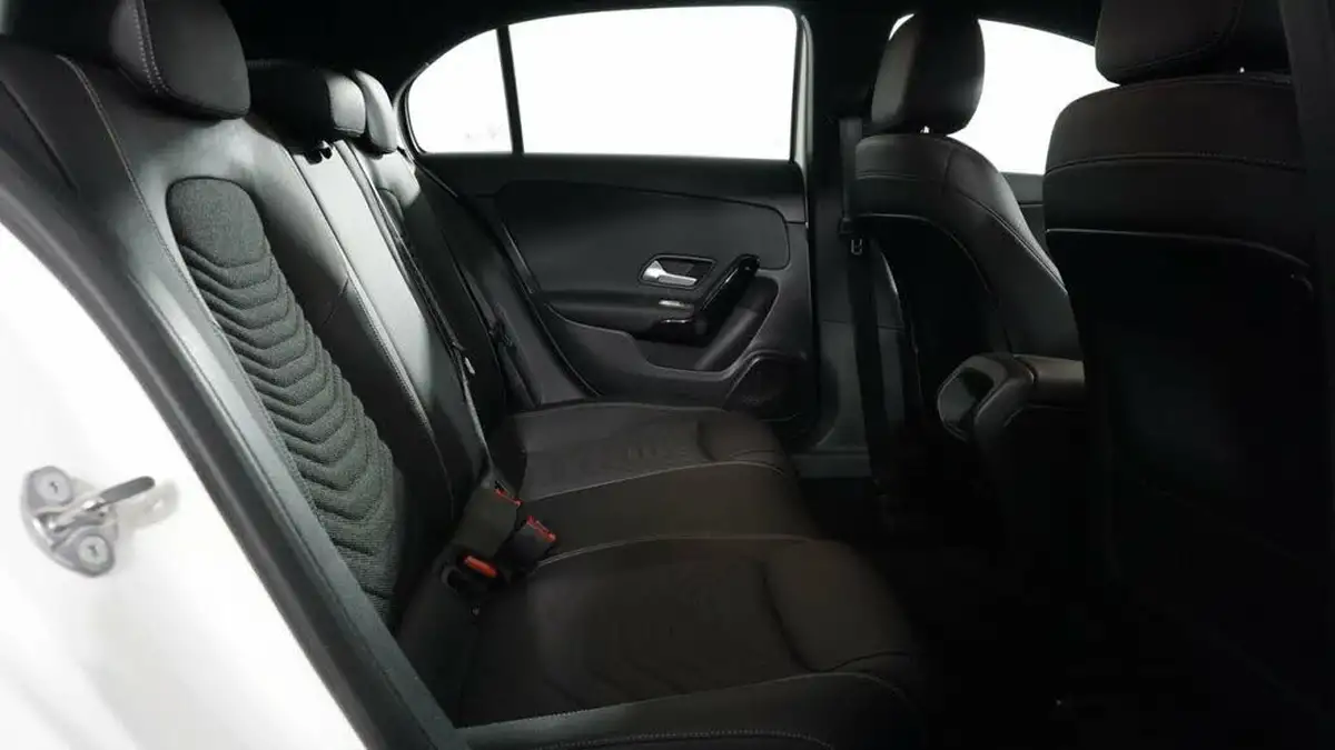 2019-mercedes-benz-a-class-13-a180-se-big-18