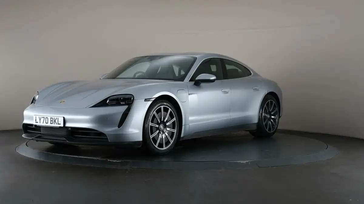 2020-porsche-taycan-e-4s-530ps-big-43