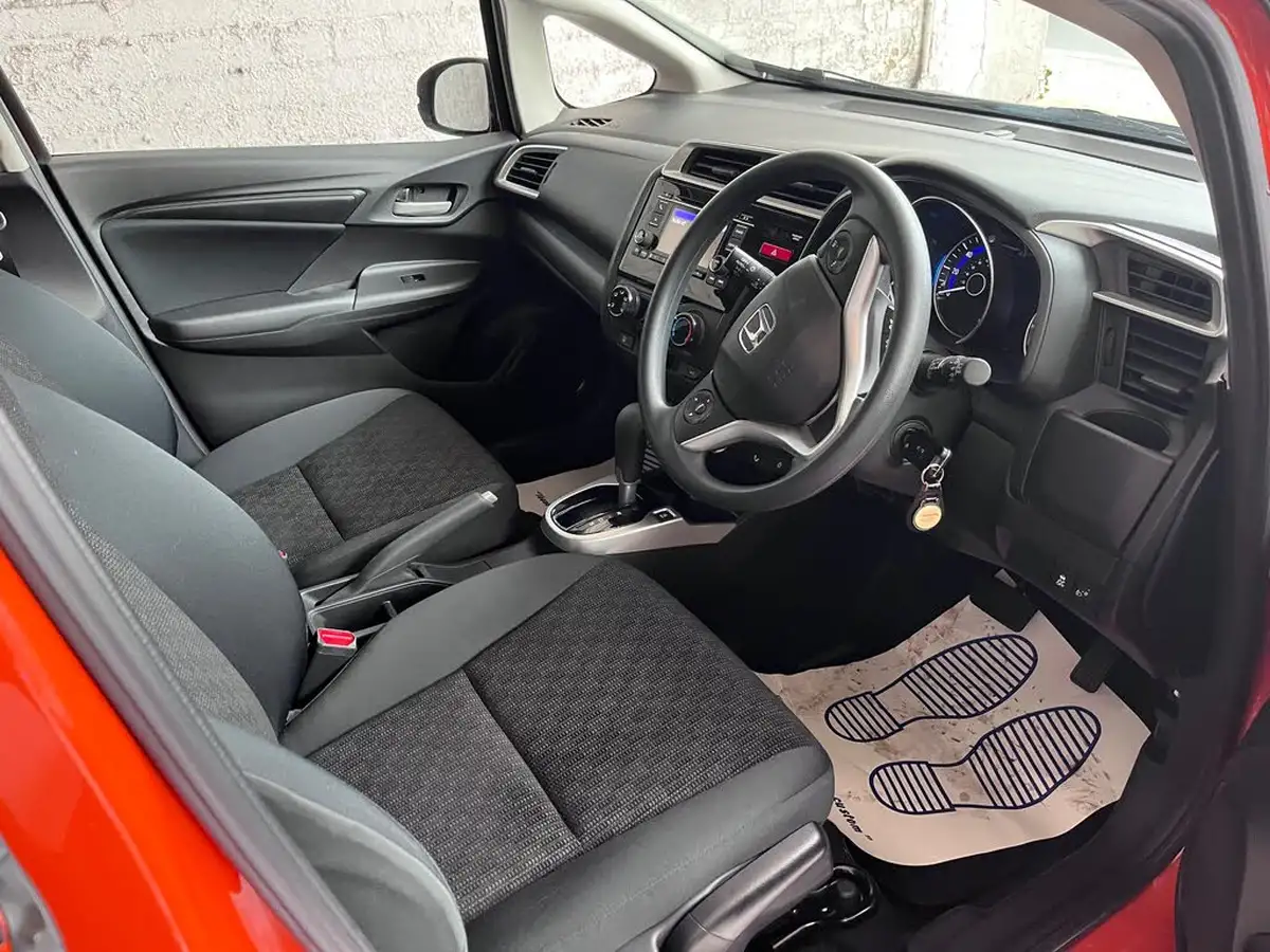 2016-honda-jazz-13-i-vtec-s-cvt-big-7