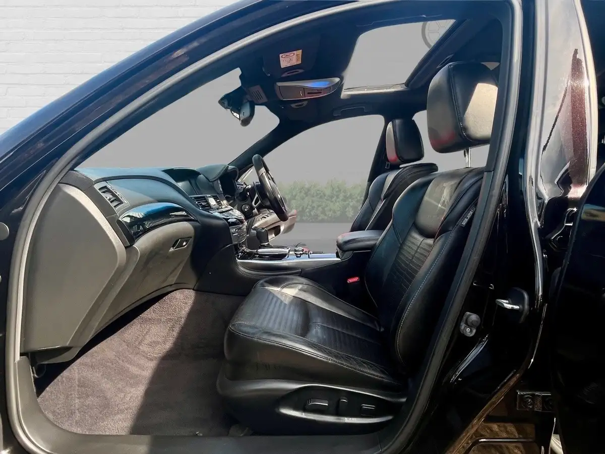 2015-infiniti-q70-22td-sport-big-11