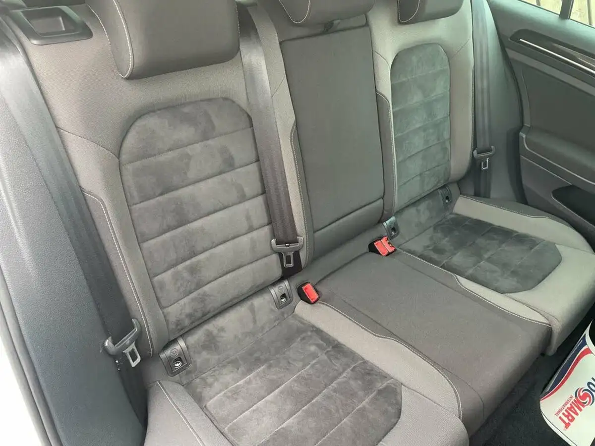 2017-volkswagen-golf-20tdi-gt-edition-5d-big-9