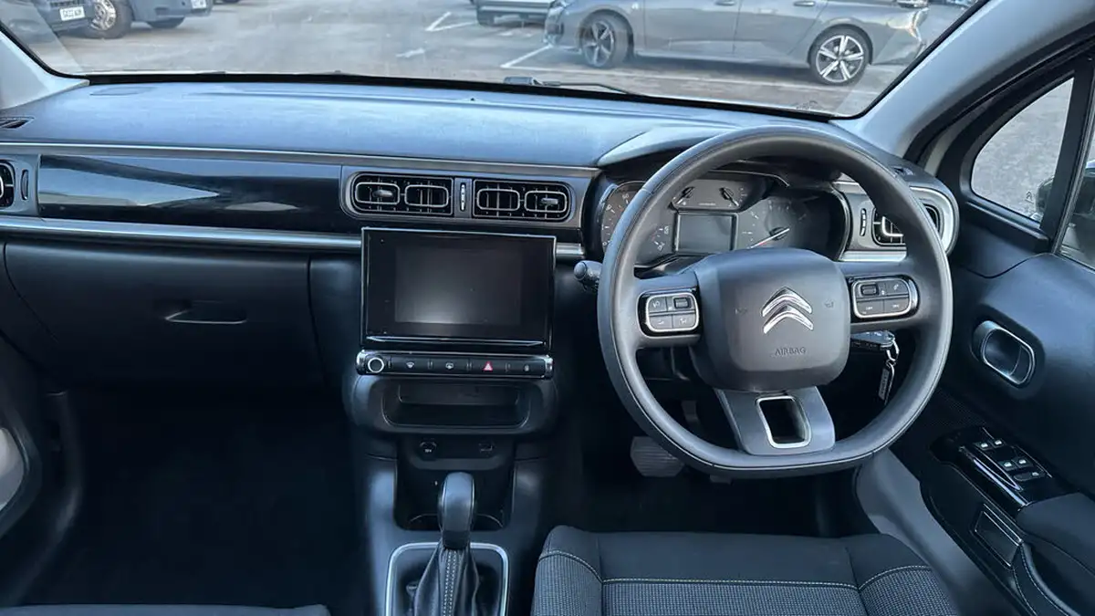 2024-citroen-c3-12-puretech-plus-110ps-eat6-big-3