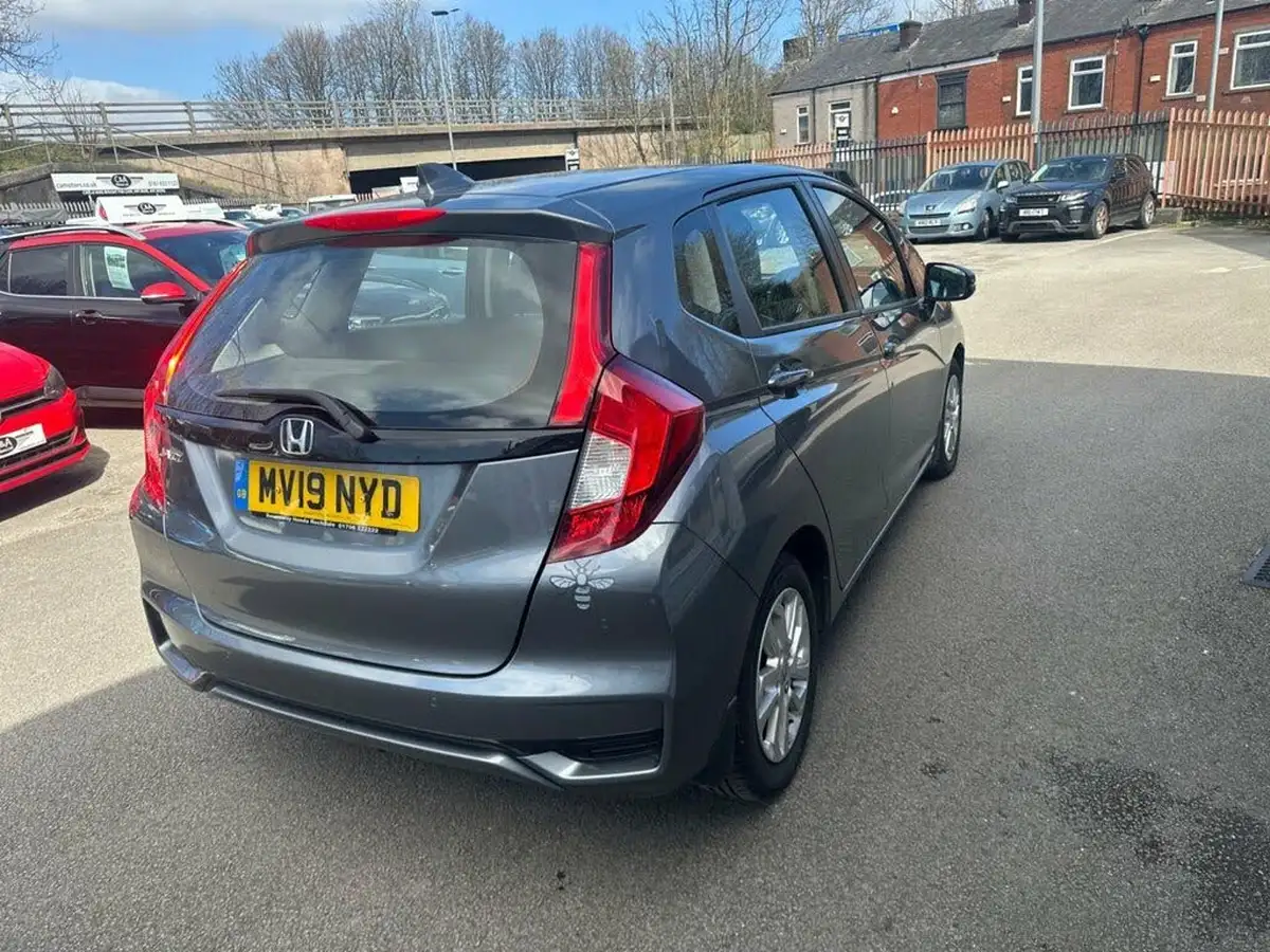 2019-honda-jazz-13-i-vtec-se-cvt-big-6