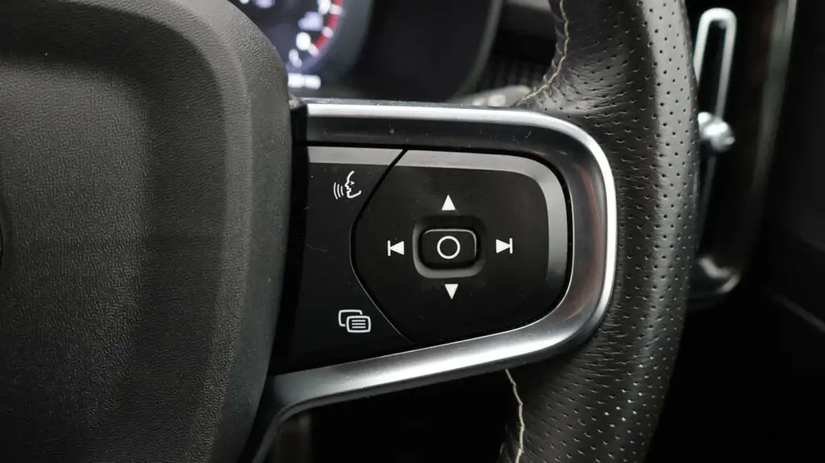2021-volvo-xc40-15-t3-r-design-161bhp-auto-big-24