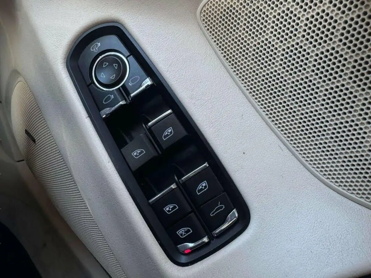 2010-porsche-panamera-48-4s-big-62