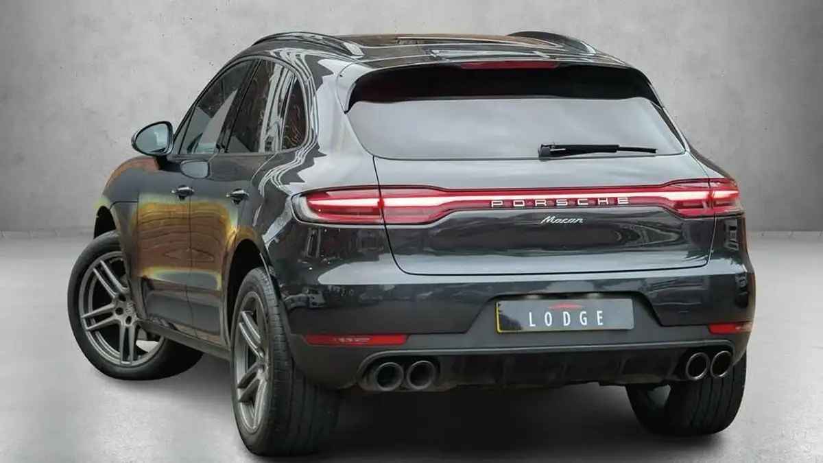 2018-porsche-macan-big-4