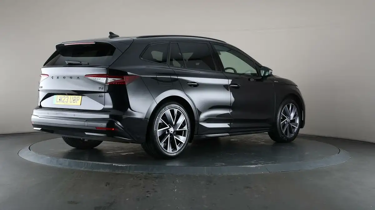 2023-skoda-enyaq-e-80-sportline-big-64