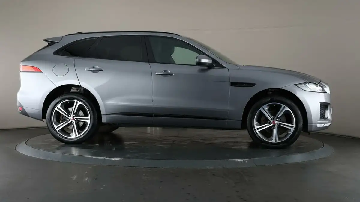 2020-jaguar-f-pace-20-i4d-chequered-flag-180ps-big-59