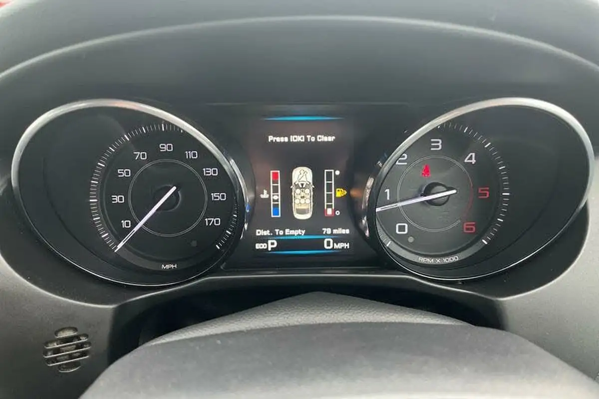 2015-jaguar-xe-20td-portfolio-180ps-auto-big-19