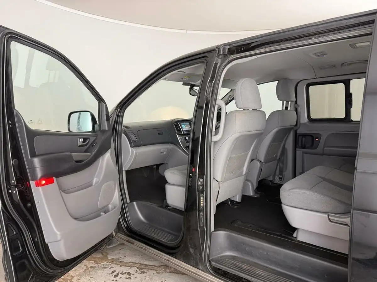 2019-hyundai-i800-25crdi-se-nav-136ps-big-37