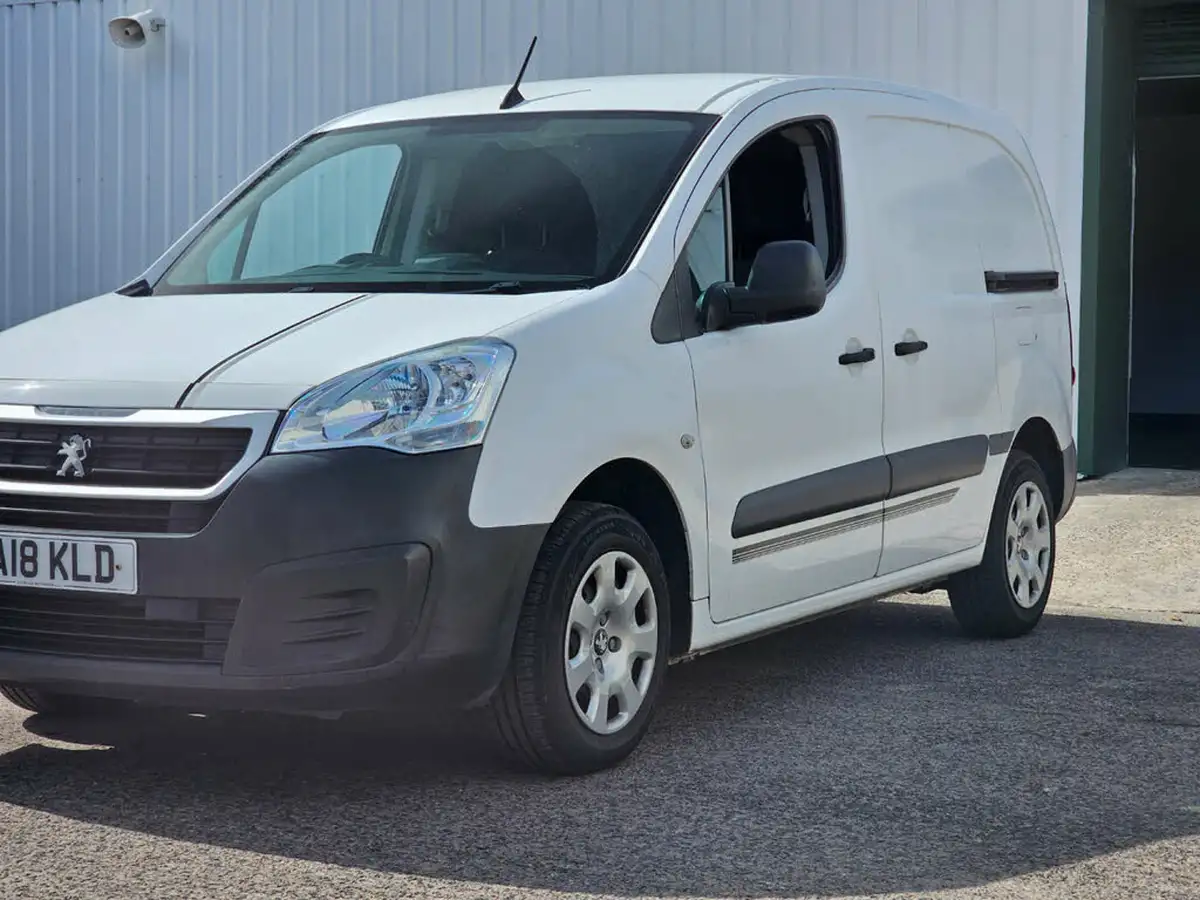 2018-peugeot-partner-16bluehdi-professional-l1-100pseu6-854-big-28