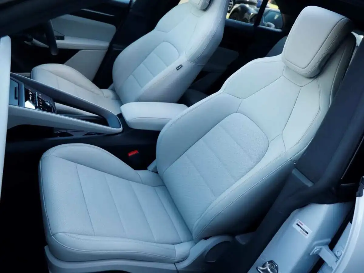 2025-porsche-macan-e-4s-electric-big-20