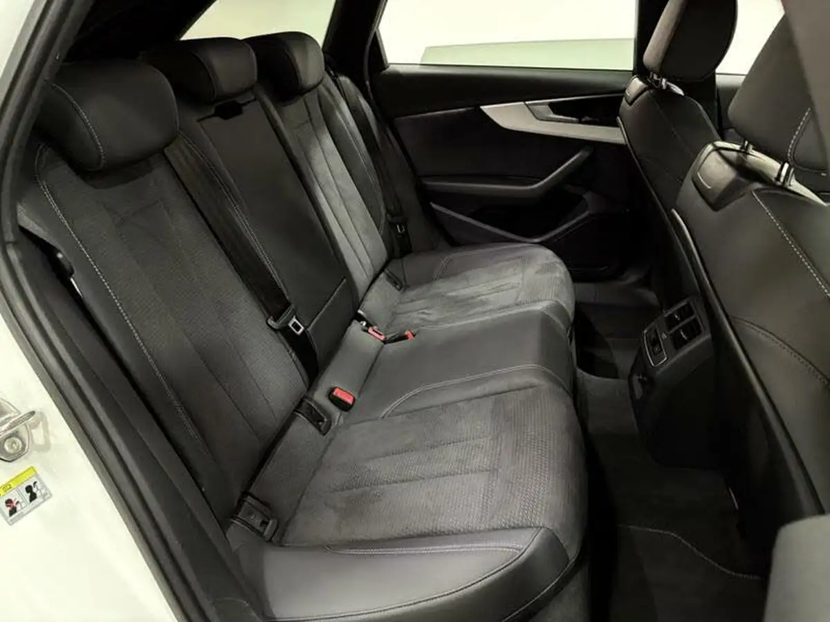 2022-audi-a4-avant-20-35-tdi-s-line-big-40