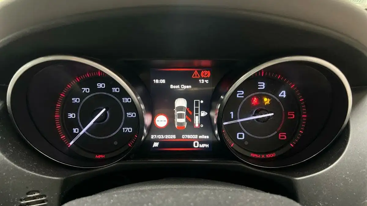 2015-jaguar-xe-20td-prestige-163ps-big-7