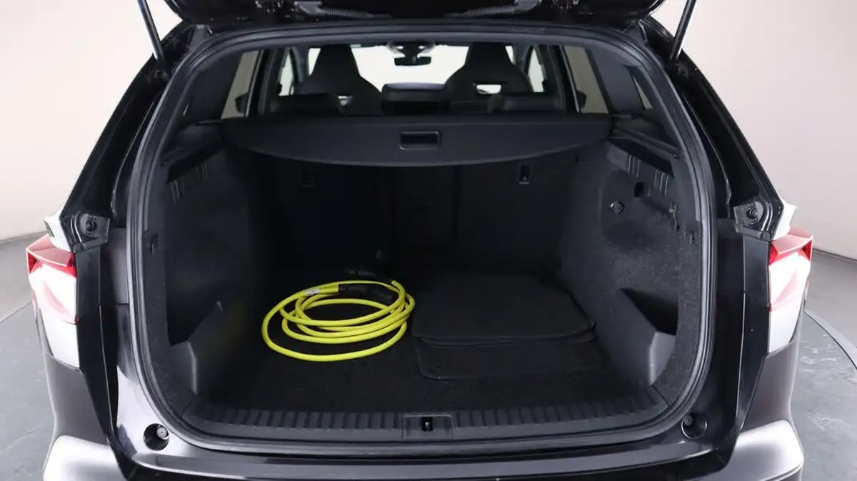 2023-skoda-enyaq-e-80-sportline-big-16
