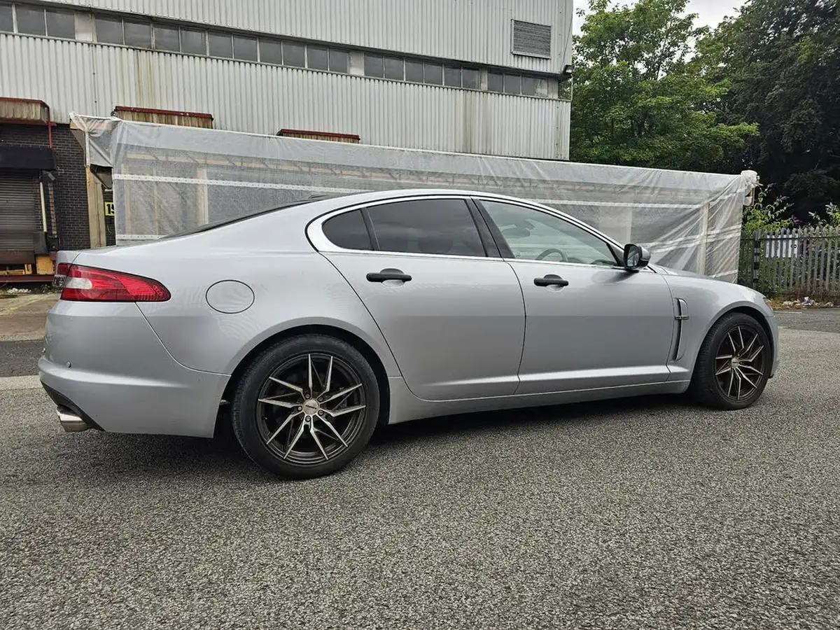 2011-jaguar-xf-30td-luxury-big-3