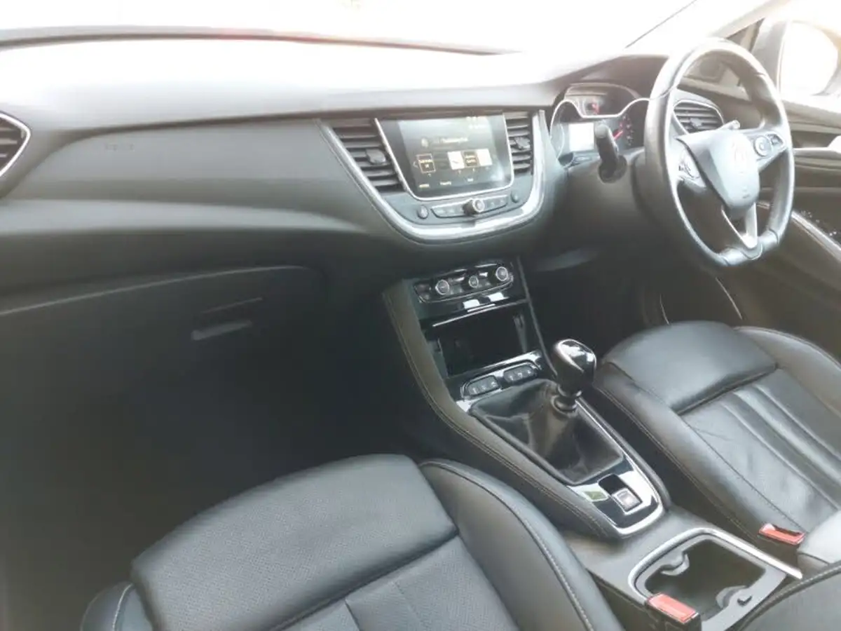 2019-vauxhall-grandland-x-12-elite-nav-big-18
