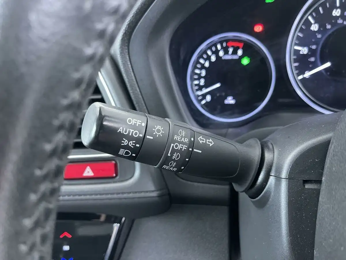 2015-honda-hr-v-15-i-vtec-se-big-51