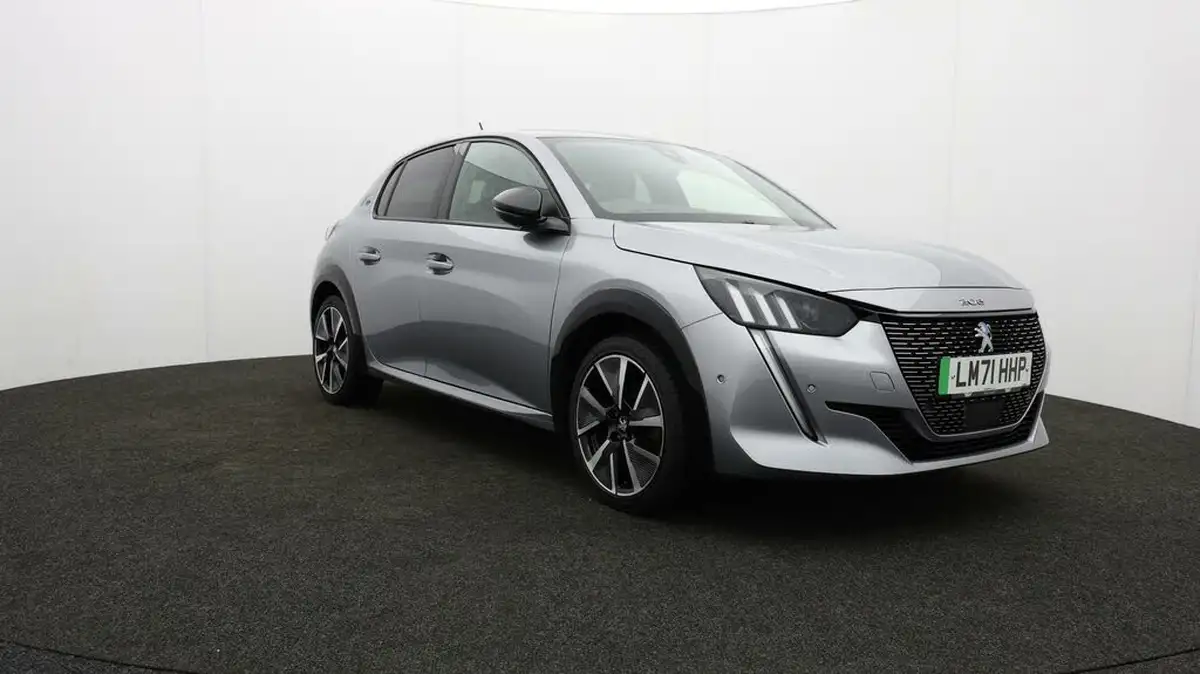 2021-peugeot-208-e-gt-premium-big-0