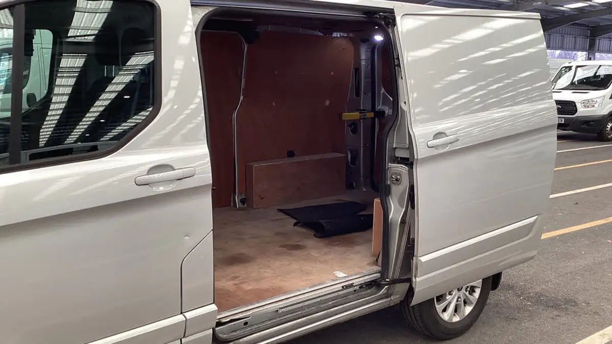 2020-ford-transit-custom-20tdci-300-l1h1-limited-170pseu6dt-panel-van-auto-big-5